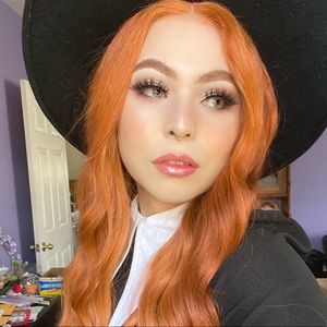 Meet your Posher, Isadora